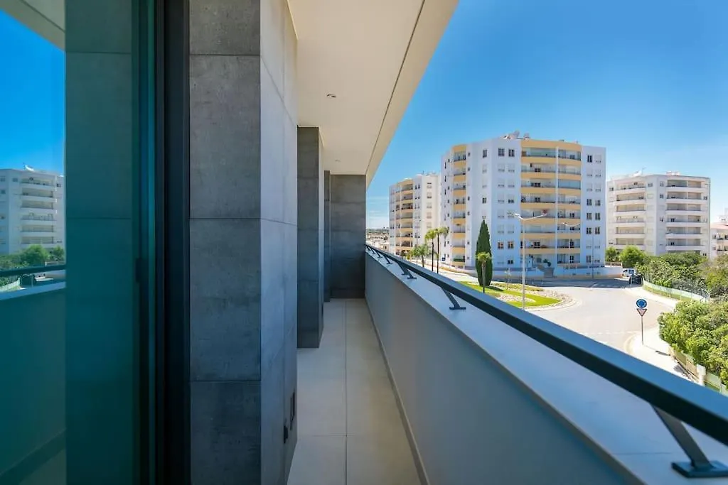 Amazing Central Apartment With Sea-View, Close To Beach With Pool, Sauna, Wifi And Private Parking Lagos