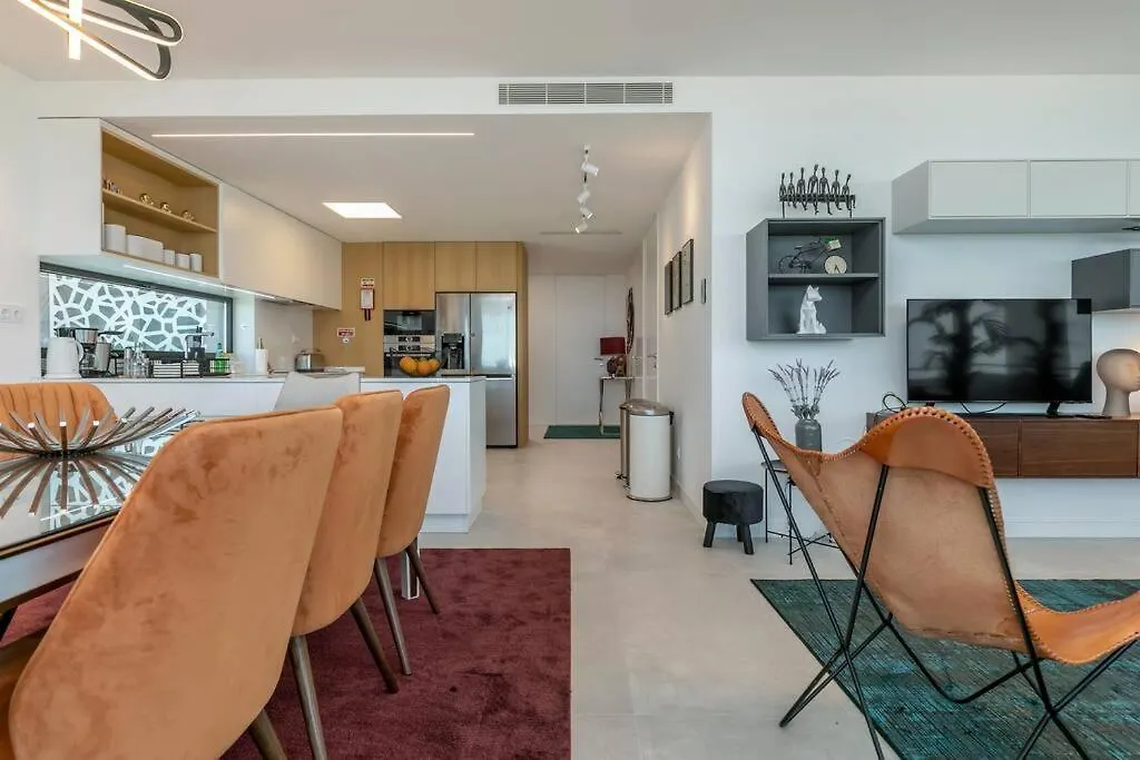 Amazing Central Apartment With Sea-View, Close To Beach With Pool, Sauna, Wifi And Private Parking Lagos
