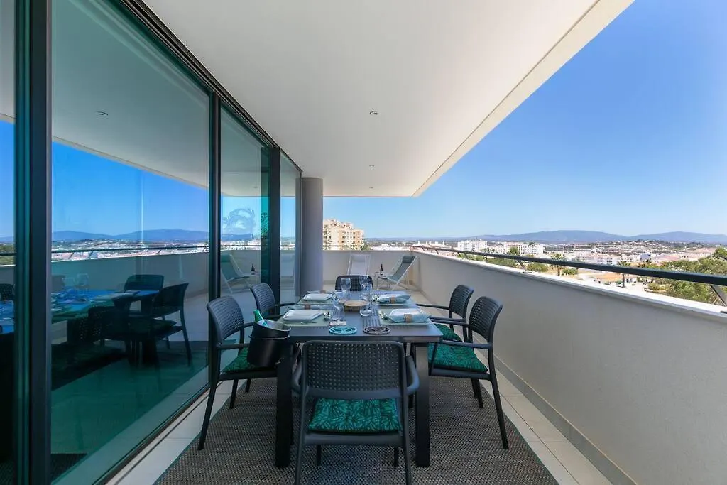 Amazing Central Apartment With Sea-View, Close To Beach With Pool, Sauna, Wifi And Private Parking Lagos