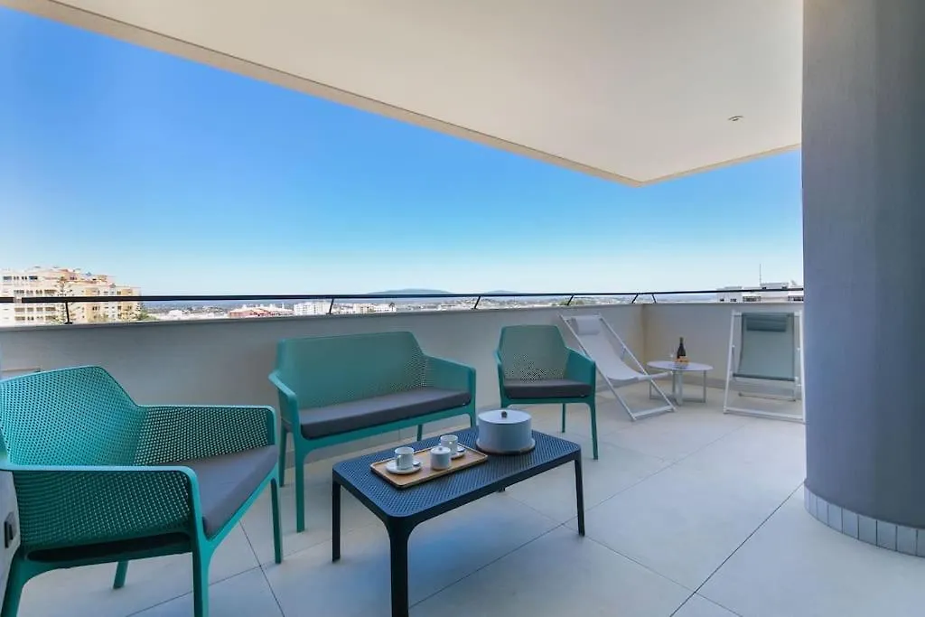 Amazing Central Apartment With Sea-View, Close To Beach With Pool, Sauna, Wifi And Private Parking Lagos