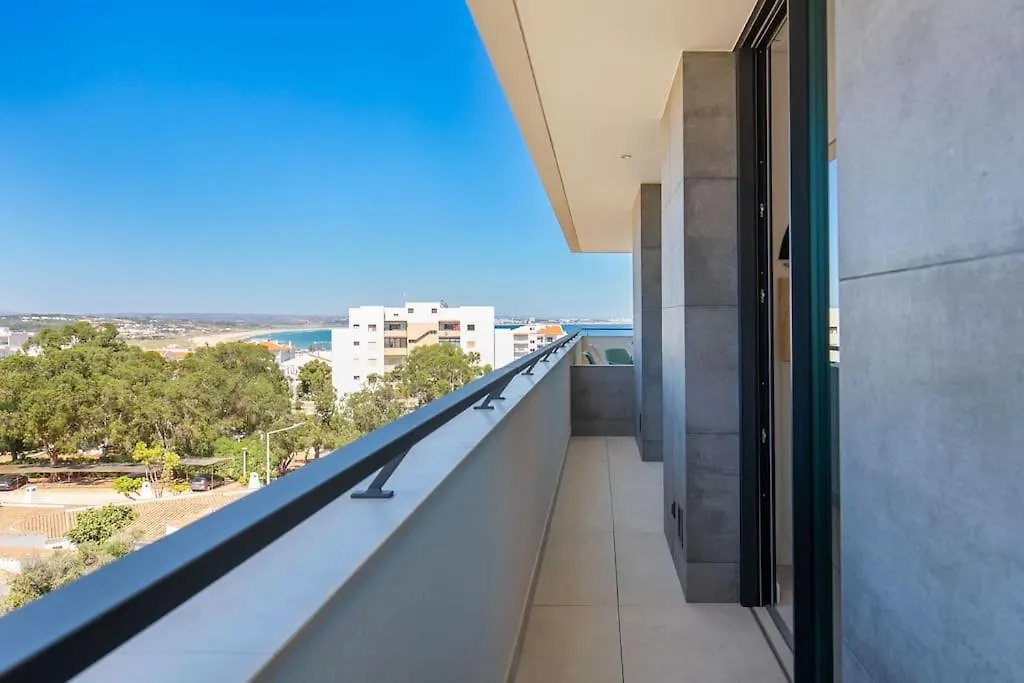 Amazing Central Apartment With Sea-View, Close To Beach With Pool, Sauna, Wifi And Private Parking Lagos